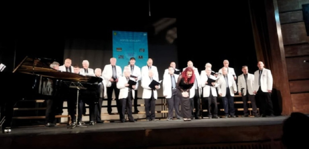 Над 100 ангелски гласове възродиха красотата на хоровата песен  в Дупница и изправиха публиката на крака
