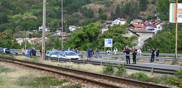 Самораново на протест заради безводието! Затвориха Е-79 край Дупница