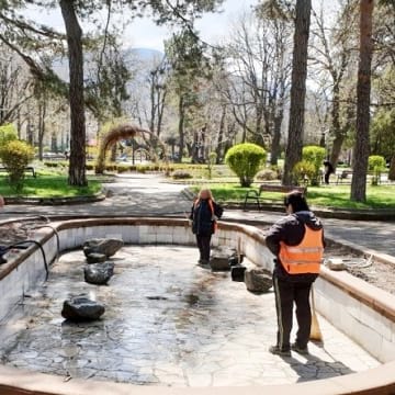 Възстановяват фонтана на Градската градина в Дупница