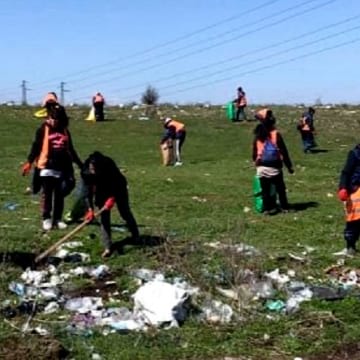Започна почистване на Вълча поляна над жк „Бистрица”