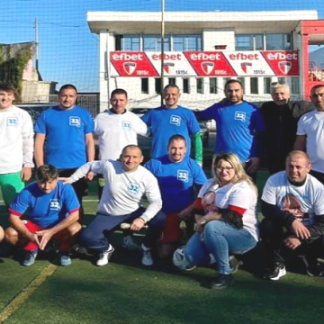 Приятелски футболен мач събра листата на ГЕРБ - СДС в област Кюстендил с любители футболисти от Дупница