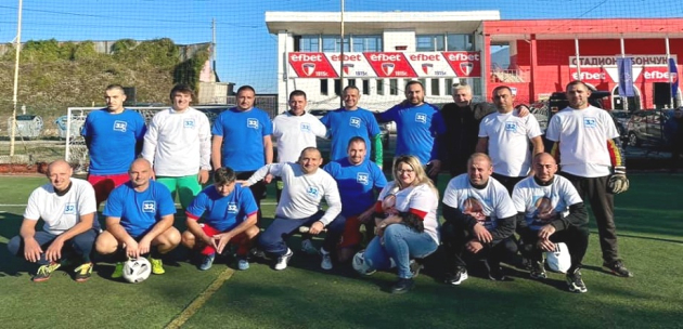 Приятелски футболен мач събра листата на ГЕРБ - СДС в област Кюстендил с любители футболисти от Дупница