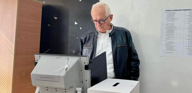 Гласувах за българския народ, заяви областният управител на Кюстендил инж. Александър Пандурски
