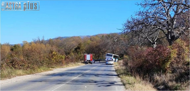 Двама загинали при тежка катастрофа между лек автомобил и автобус на пътя Овчарци - Сапарева баня