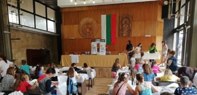 Три зали отварят врати за децата в Дупница по време на ваканцията