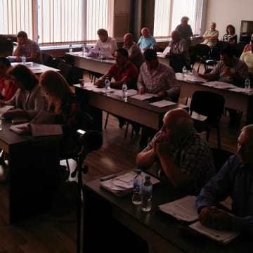 Аплодират на сесия прокуриста на дупнишката болница, ще вдигат заплати