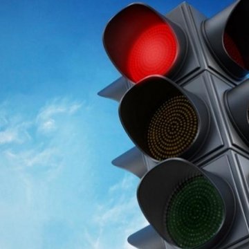 Слагат нова светофарна уредба при старата автогара в Дупница