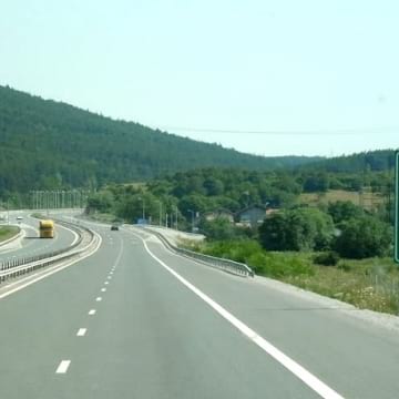 Временно движението на АМ „Струма“ в участъка от км 7 до км 9 е ограничено