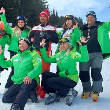Спортен клуб „Мастерс”- Сапарева баня обра медали и купи на Държавното първенство по ски в Осогово