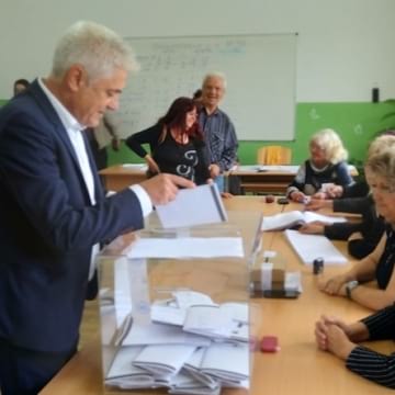 Кметът на Дупница гласува на изборите за Европейски парламент (+АУДИО)